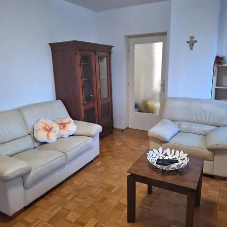 Spacious Near Center, & Bus Zadar