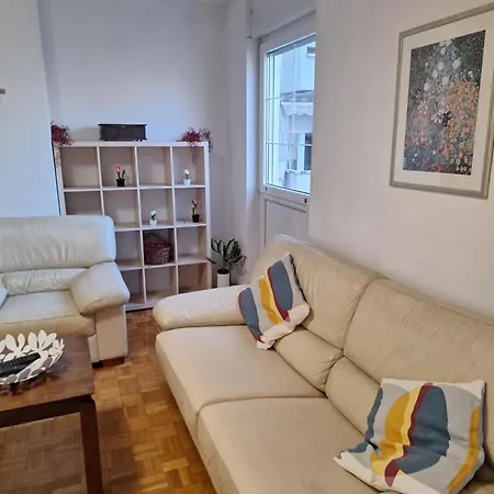 Apartment Spacious Near Center, & Bus Zadar