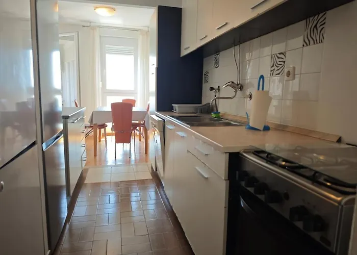 Spacious Near Center, & Bus * Zadar